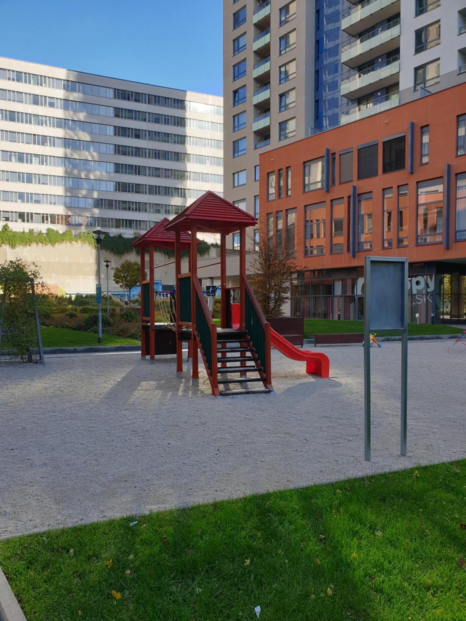 Moderny Byt V Sirsom Centre Apartamento Bratislava Exterior foto